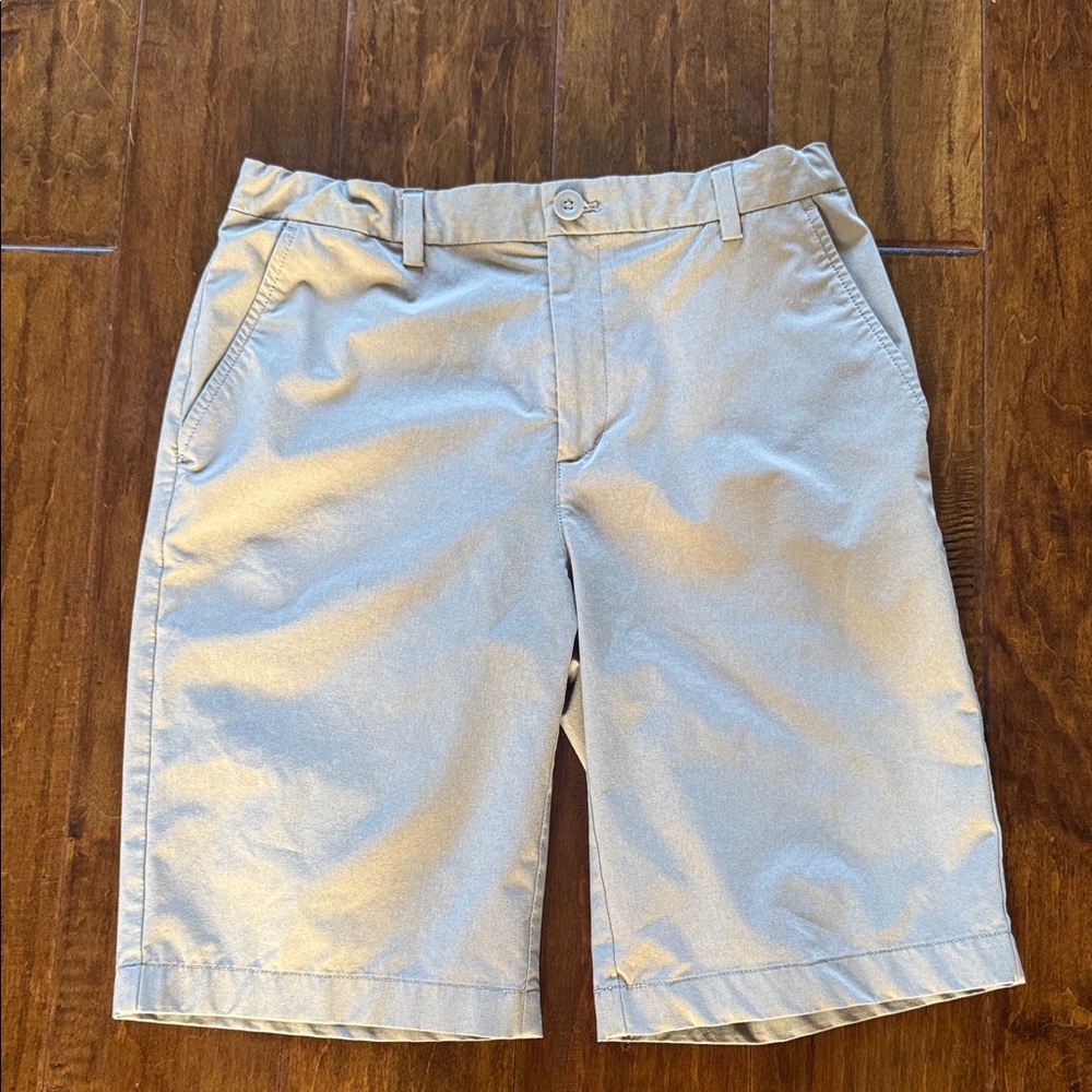 Vineyard Vines tan Flat-Front  performance Shorts youth 18
